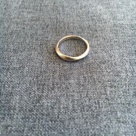 【俄(にわか)】の口コミ 「茜雲」というデザインのテーマ、ネーミングにまず心惹かれました。またシ...