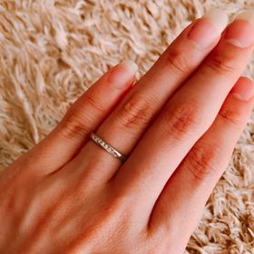 【銀座ダイヤモンドシライシの口コミ】 私は派手なデザインではなくシンプルなデザインが良かったのでダイヤ無し…