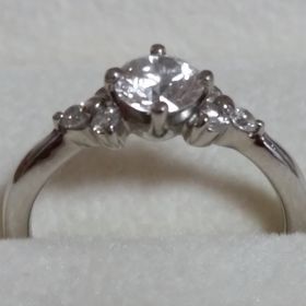 【アンジェリックフォセッテ(Angelique Fossette)の口コミ】 購入後も来店すれば、指輪をきれいに磨いてくれるサービスがあること。ダ…