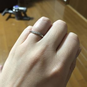 【銀座ダイヤモンドシライシの口コミ】 日本人の指にあうように作られたとのことで着け心地がとてもよかった。指…