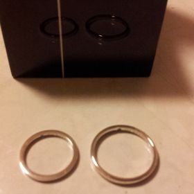 【デビアス(DE BEERS)の口コミ】 他のジュエリーブランドでいろいろ見ていたが、シンプルなデザインでプラ…