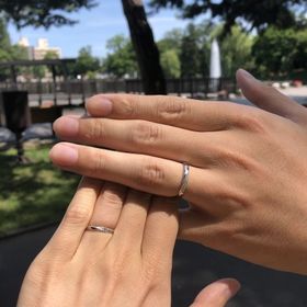 【EVANS BRIDAL(エヴァンスブライダル)の口コミ】 男女両方ミル打ちのデザインが素敵だったのと、指輪に青が使われているの…