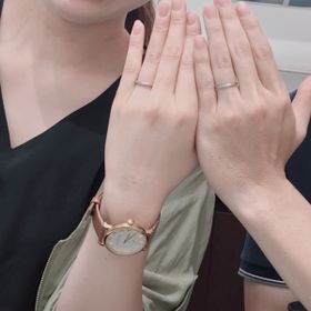 【アイプリモ(I-PRIMO)の口コミ】 とても可愛い指輪です。指のラインが細く見えるように少しカーブしている…