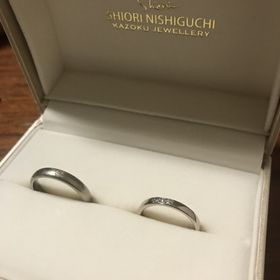 【KAZOKU JEWELLERY(カゾクジュエリー)の口コミ】 素材やデザインについて丁寧に説明頂き、優柔不断な私に的確なアドバイス…