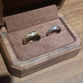 【Weliana(ウェリアナ)の口コミ】 珍しいハワイアンリングであり、他にはないデザインが気に入りました。
婚…