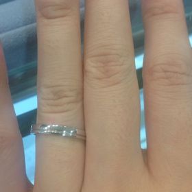 【宝寿堂(ほうじゅどう)の口コミ】 見た目もシンプルな指輪が良かったです。価格も予算以内だったので、この…