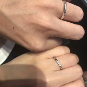 【銀座ダイヤモンドシライシの口コミ】 デザイン性が良く、他ブランドよりも価格帯に納得できたため。接客も丁寧…