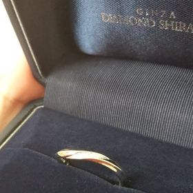 【銀座ダイヤモンドシライシの口コミ】 決めては、デザインやはめ心地で、決めました。自分の指にはめたときの、…