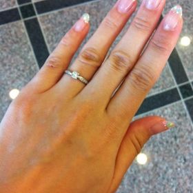 【ティファニー(Tiffany & Co.)の口コミ】 刻印も小さくですが入れられたのが満足でした。
そして真ん中にあるダイヤ…