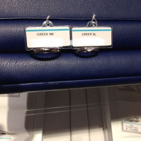 【銀座ダイヤモンドシライシの口コミ】 「信じる」という意味の名前が付いた指輪です。
リングの形状はストレート…