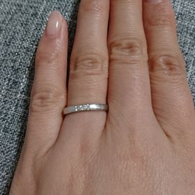 【エクセルコダイヤモンド(EXELCO DIAMOND)の口コミ】 一生つけるので飽きのこないシンプルなストレートタイプを探していました…