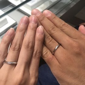 【アイプリモ(I-PRIMO)の口コミ】 女性の指輪は、ダイヤが11粒入ってとてもキラキラしているところが決め手…