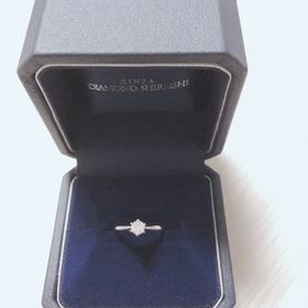 【銀座ダイヤモンドシライシの口コミ】 最初からプロポーズリングも、フレームの部分も、全て旦那さんにお願いし…