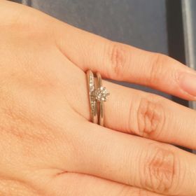 【ケイウノ ブライダル(K.UNO BRIDAL)の口コミ】 婚約指輪、結婚指輪ともに丸みを帯びたデザインで付け心地が良いです。ま…