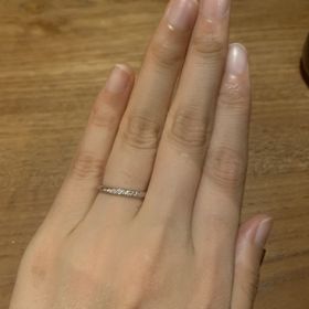 【canal4℃(カナルヨンドシー)の口コミ】 購入前から、ストレートのリングで、ライン上にダイヤが細かく散りばめら…