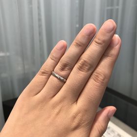 【アイプリモ(I-PRIMO)の口コミ】 シンプルだけどダイヤは欲しいと思っていたのですが、こちらのリングは理…