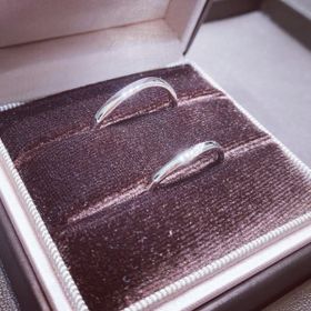 【アイプリモ(I-PRIMO)の口コミ】 プラチナで、少しカーブのある所が指を細く見せます。柔らかい感じになる…