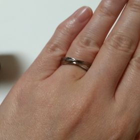 【BLESS】の口コミ 結婚指輪でも、日常的にずっとつけっぱなしにしたかったので、ステンレスで...