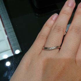 【ラザール ダイヤモンド(LAZARE DIAMOND)の口コミ】 ひねり感がほどよくあり、ダイヤモンドの数もちょうどよくギラギラしすぎ…