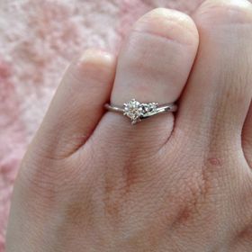 【アイプリモ(I-PRIMO)の口コミ】 あまり大きなダイヤは私の指には似合わないので、ダイヤの大きさとリング…