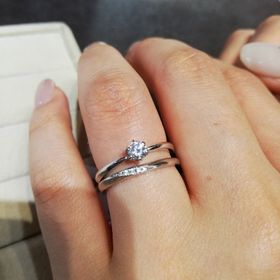 【1122 iifuufu bridal(いい夫婦ブライダル)の口コミ】 予めネットで気になるデザインを探してました。多いブランドの中で、最も…