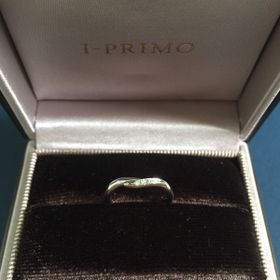 【アイプリモ(I-PRIMO)の口コミ】 ストレートに近い程良いV字で、飽きがこずいつまでも愛着が持てそうなデザ…