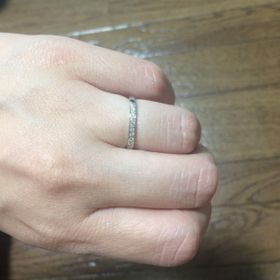 【4℃ BRIDAL(ヨンドシーブライダル)の口コミ】 指輪の決め手は、どこから見てもダイヤの輝きが綺麗だったからです。シン…