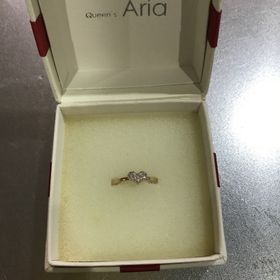 【Queen's Ariaの口コミ】 一目惚れでした。もっと婚約指輪っぽいのにしたらと相手に言われましたが…
