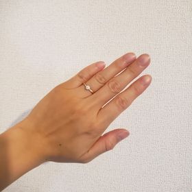 【HOSHI no SUNA 星の砂(ほしのすな)の口コミ】 デザインが可愛らしく、だけど大人っぽさもある上品な指輪でした。宇宙や…