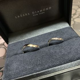 【ラザール ダイヤモンド(LAZARE DIAMOND)の口コミ】 逆Ｓ字の指輪でとても綺麗なデザインです。
歳をとって付けていても全く違…