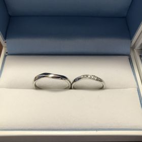 【GALA JEWELRY(ガラジュエリー)の口コミ】 シンプルめなものを彼が希望していて、婚約指輪とも合うもの、またペアで…