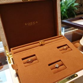 【ROCCA(ロッカ)の口コミ】 もともと店頭に置いてあったデザインから、素材をアレンジしてセミオーダ…