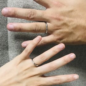 【銀座ダイヤモンドシライシの口コミ】 私たち夫婦は2人とも、シンプルで日常使いできるものを希望していました。…