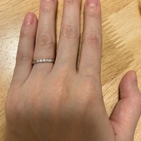 【ラザール ダイヤモンド(LAZARE DIAMOND)の口コミ】 ダイアモンドの輝きがとても良くさりげなく目立つのが決めてで選びました…