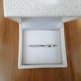 【TOWAIYOU(トワイユ)の口コミ】 女性用の指輪ソナーレはダイヤが施されており、指にはめた途端指輪が強調…