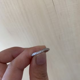 【ラザール ダイヤモンド(LAZARE DIAMOND)の口コミ】 結婚指輪はシンプルな方が普段使いしやすいかなと考えていたものの、色ん…