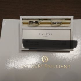 【ANTWERP BRILLIANT(アントワープブリリアント)の口コミ】 この指輪はブイラインのデザインにダイヤモンドが入っています。とてもキ…