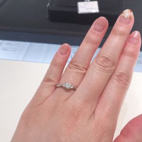 【GALA JEWELRY(ガラジュエリー)の口コミ】 ブランドにはこだわりがなく、デザインと質が良いもの重視でした。ゼクシ…