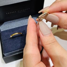【ラザール ダイヤモンド(LAZARE DIAMOND)の口コミ】 シンプルかつゴージャスな指輪を探していました。しかも絶対にピンクゴー…