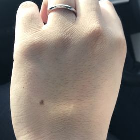 【ラザール ダイヤモンド(LAZARE DIAMOND)の口コミ】 男性が付けてても、違和感なく、また飽きのこないデザインが決め手でした…