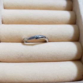 【アイプリモ(I-PRIMO)の口コミ】 ネットでこの指輪を見つけて指輪の持つ意味やデザインがすごく気になり店…