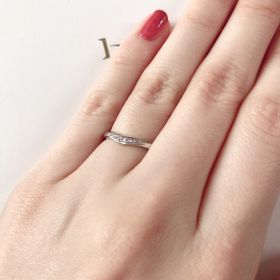【LOVE NOTESの口コミ】 すでに持っている婚約指輪と重ねてつけた時にピッタリ合うデザインを探し…