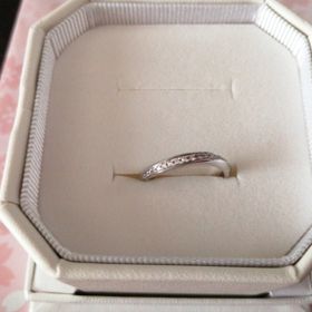 【4℃ BRIDAL(ヨンドシーブライダル)の口コミ】 彼と交際中に貰ったお誕生日プレゼントが同じ4℃の誕生石の入った可愛いネ…