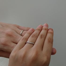 【銀座ダイヤモンドシライシの口コミ】 何点か試着させていただいた中で、お互いにデザインが気に入ったためこの…