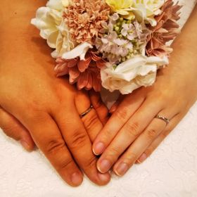 【ラザール ダイヤモンド(LAZARE DIAMOND)の口コミ】 シンプルかつちょっとユニークなデザインが気に入りました。
似たようなデ…