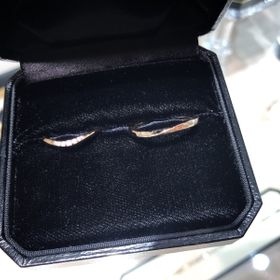 【SIENAROSE(シエナロゼ)の口コミ】 指輪のデザインがとても気に入りました。ダイヤが着いていますが派手じゃ…