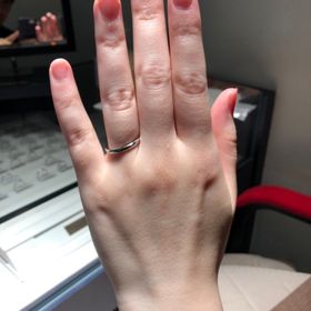 【銀座ダイヤモンドシライシの口コミ】 つけ心地が滑らかでした。手に吸い付くような、長時間つけていても気にな…