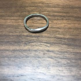 【アイプリモ(I-PRIMO)の口コミ】 妻の結婚指輪と婚約指輪を重ね付けした感じが良かったので、同じノクター…