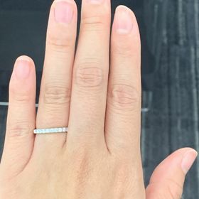 【ラザール ダイヤモンド(LAZARE DIAMOND)の口コミ】 ハーフエタニティで色んなブランドを見て周りました。
ダイヤの質、横姿、…