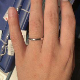 【銀座ダイヤモンドシライシの口コミ】 デザインを雑誌で見て良いなと思い、実際に試着したところ、どの角度から…